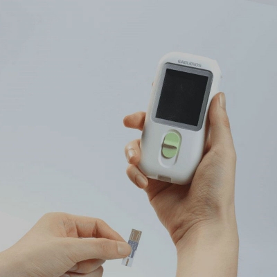 Blood Glucose and Lactate Meter with Fast Result and Accurate Detection